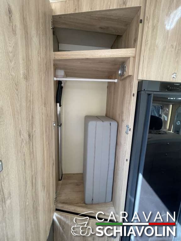 EURA MOBIL INTEGRA LINE 650 HS