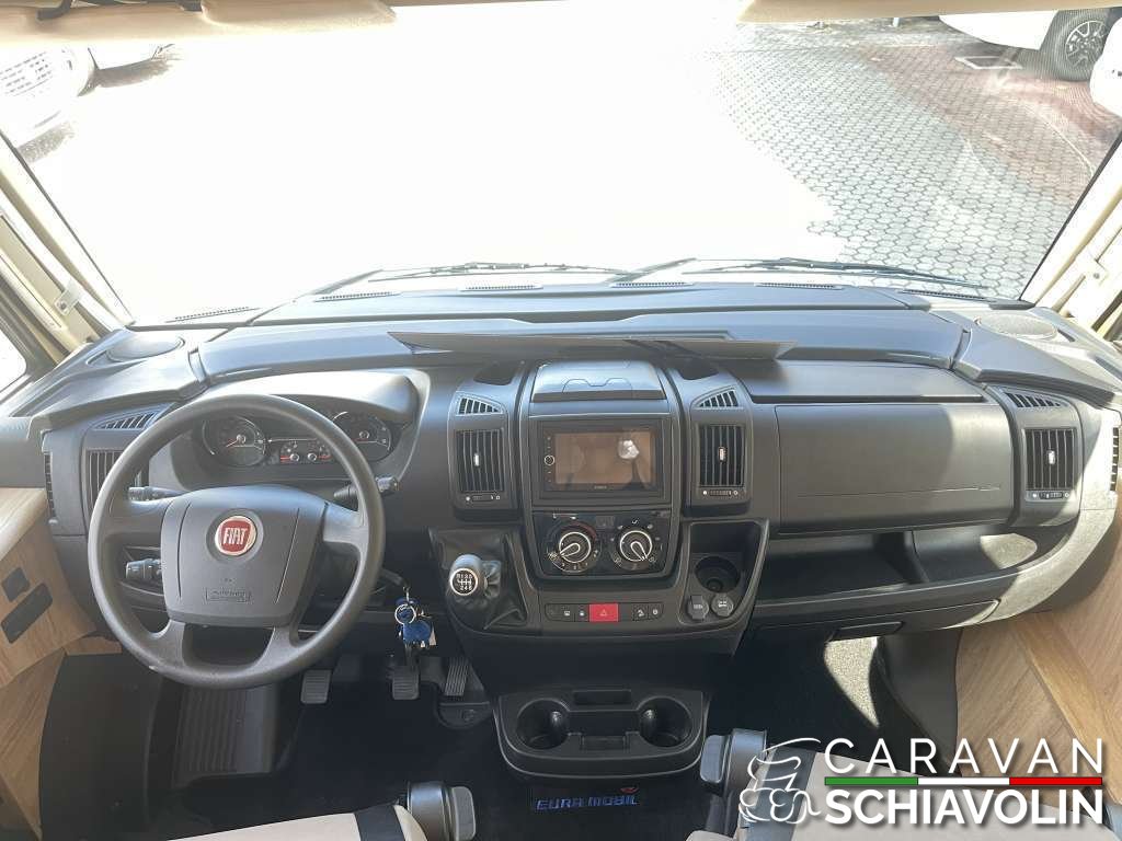 EURA MOBIL INTEGRA LINE 650 HS