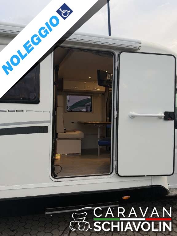 Across 650 CPH camper per disabili cambio automatico e comandi al volante