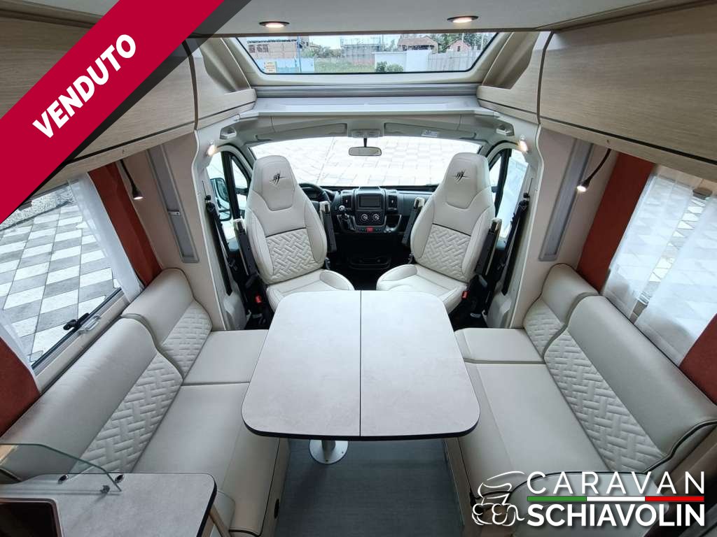 RAPIDO 696F ULTIMATE LINE