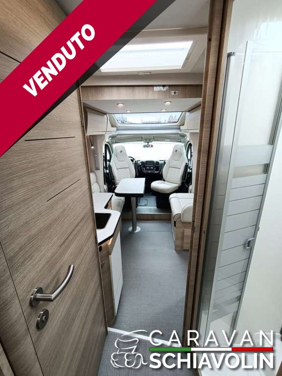 RAPIDO 696F ULTIMATE LINE
